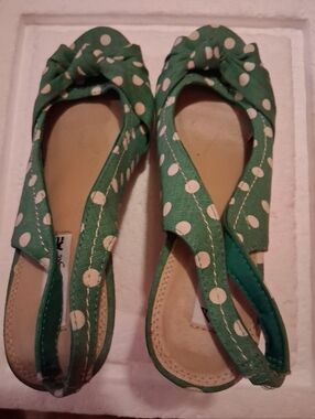 american eagle Polkadot sandals, wedge heel, fabric upper, a couple small smudge